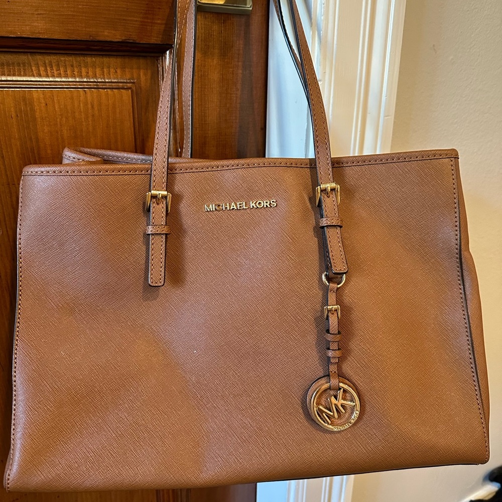 Michael Kors Medium Leather Top-Zip Tote Bag